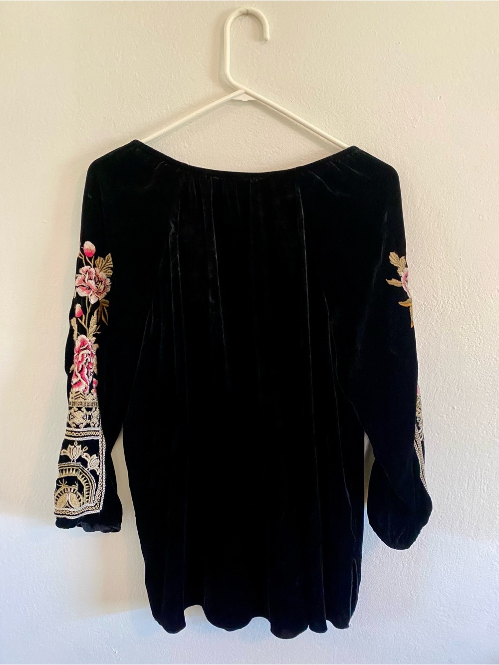 Johnny Was Black Silk-Blend Velvet Embroidered Blouse - Picture 5 of 12